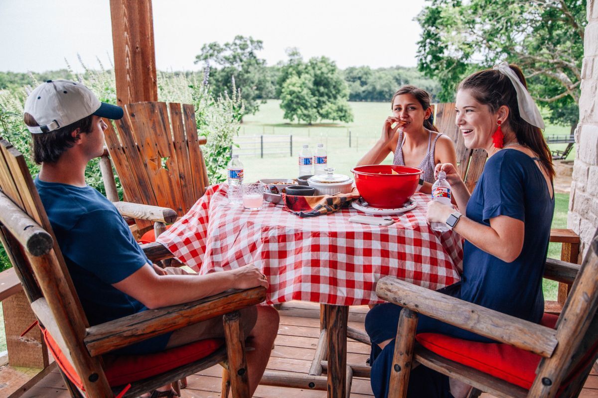 Dine-Al-Fresco-at-These-2-Premier-Gatlinburg-Restaurants-2.jpg